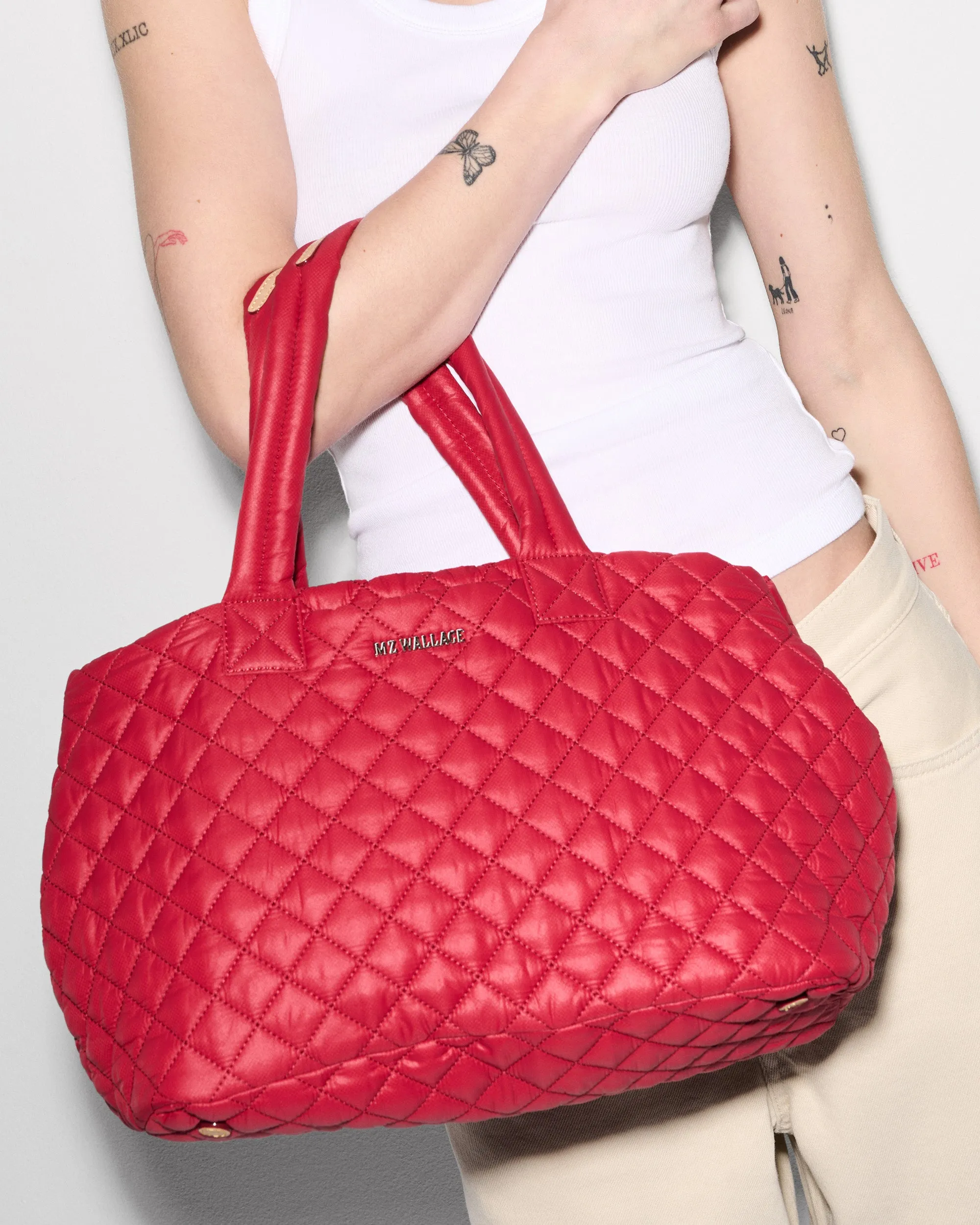 Apple Medium Metro City Tote