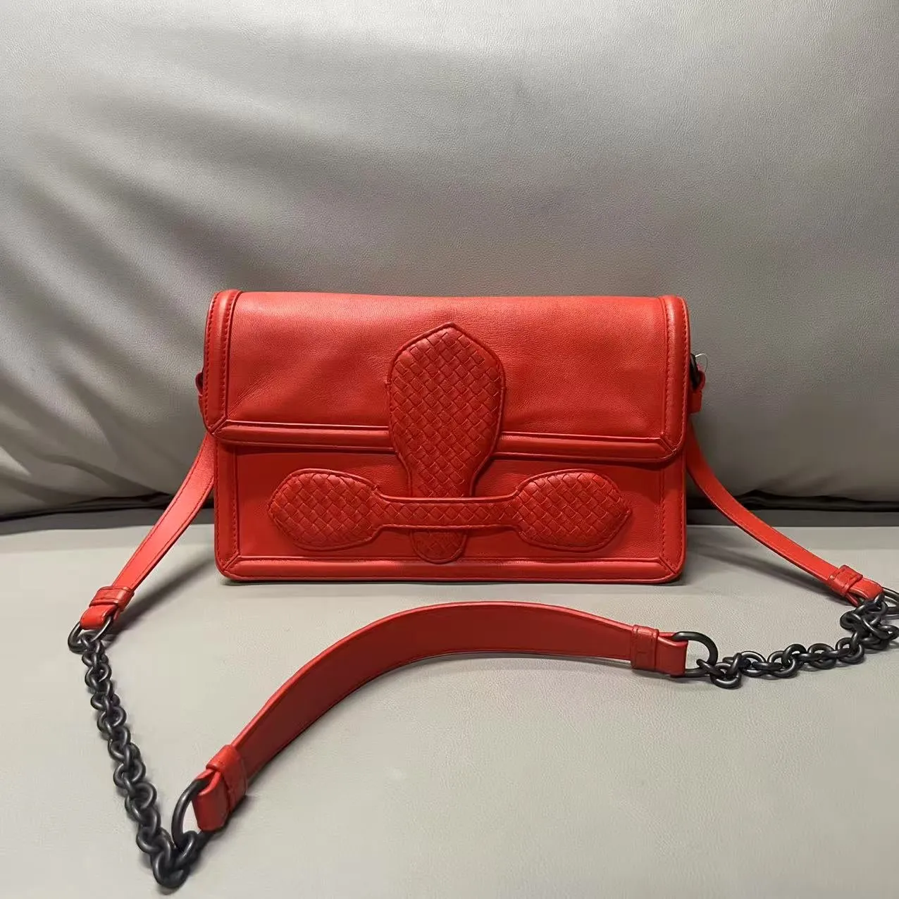 Bottega Veneta Intrecciato Leather Red Preloved Shoulder Bag