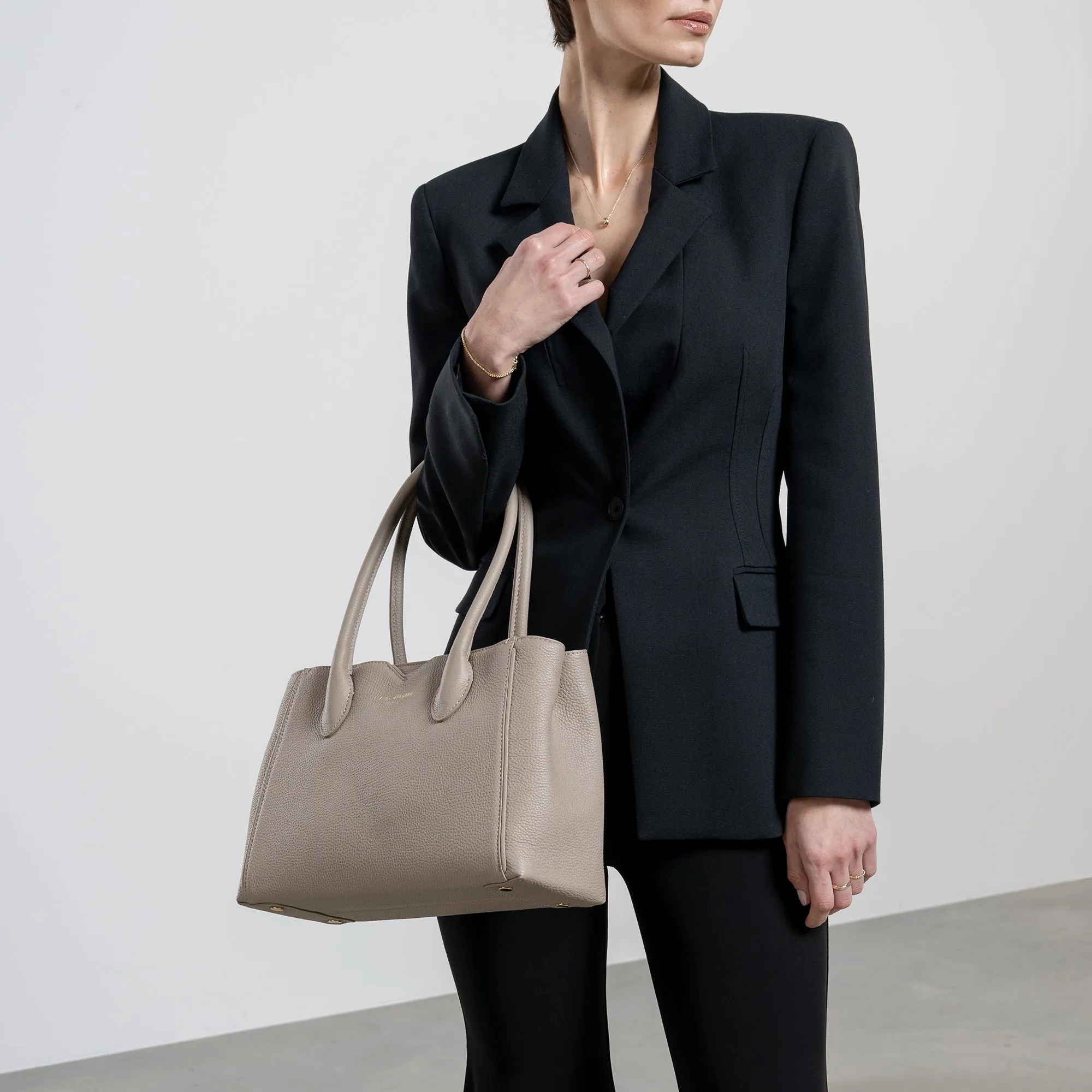 Cadeau d'Isabel taupe calfskin leather handbag and wallet set