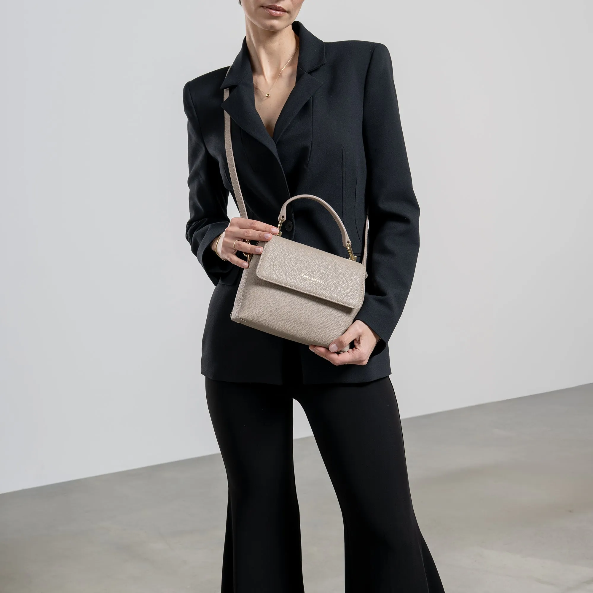Cadeau d'Isabel taupe calfskin leather handbag and wallet set