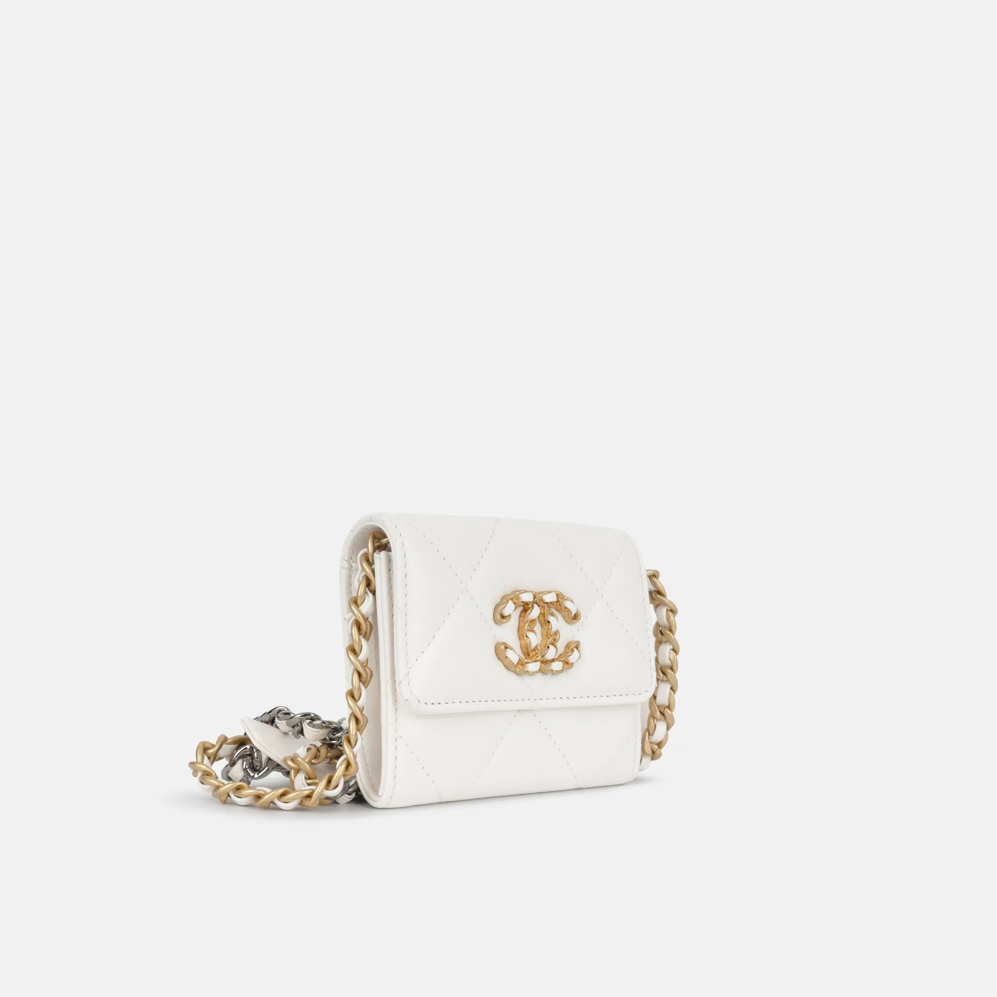Chanel 19 Cardholder on Chain