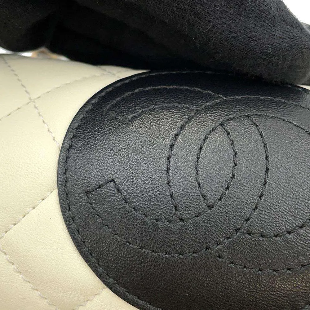 CHANEL Boy Chanel ChainShoulder Bag White/BlackA67086 Lambskin