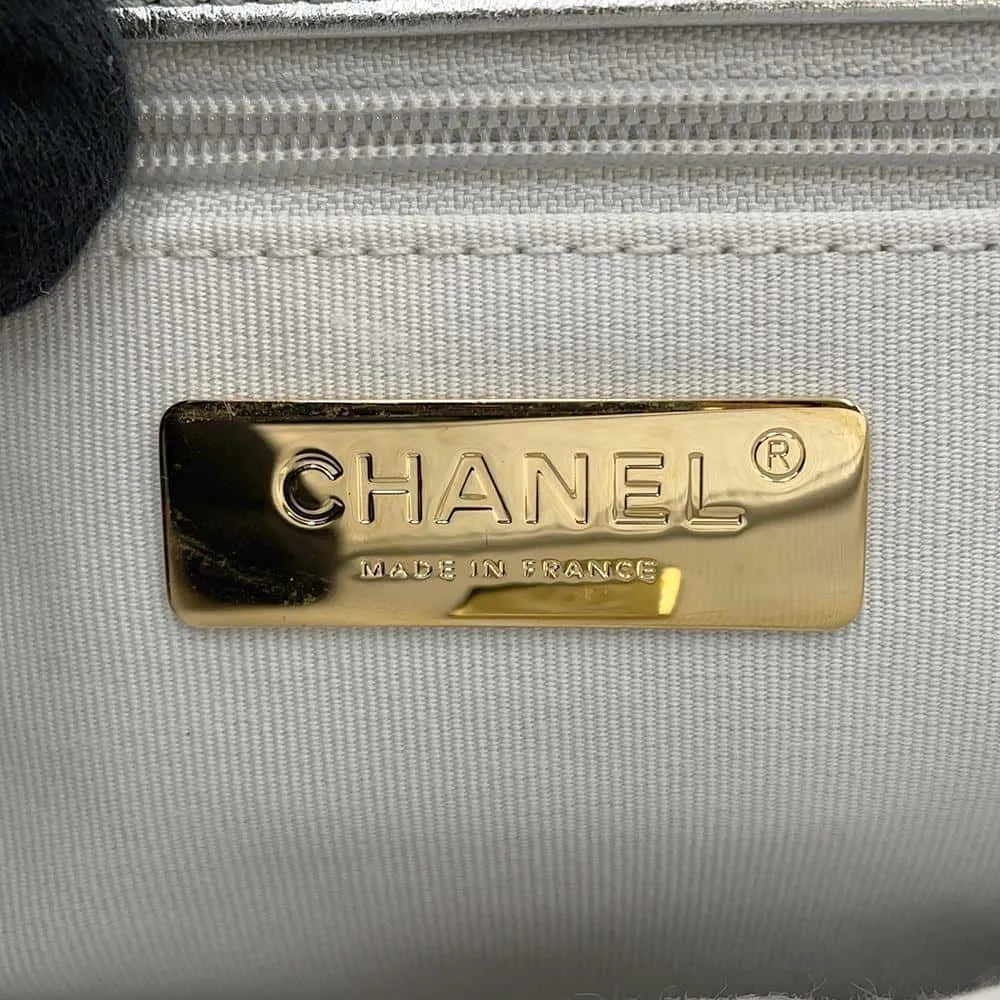 CHANEL CHANEL19 ChainShoulder Bag SilverAS1160 Calf Leather