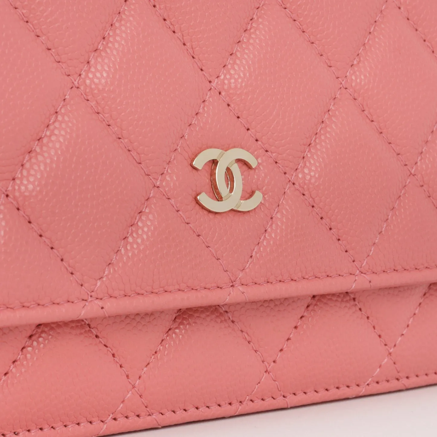 Chanel - Classic Wallet On Chain - Coral Pink Caviar Leather - CGHW - Pre-Loved