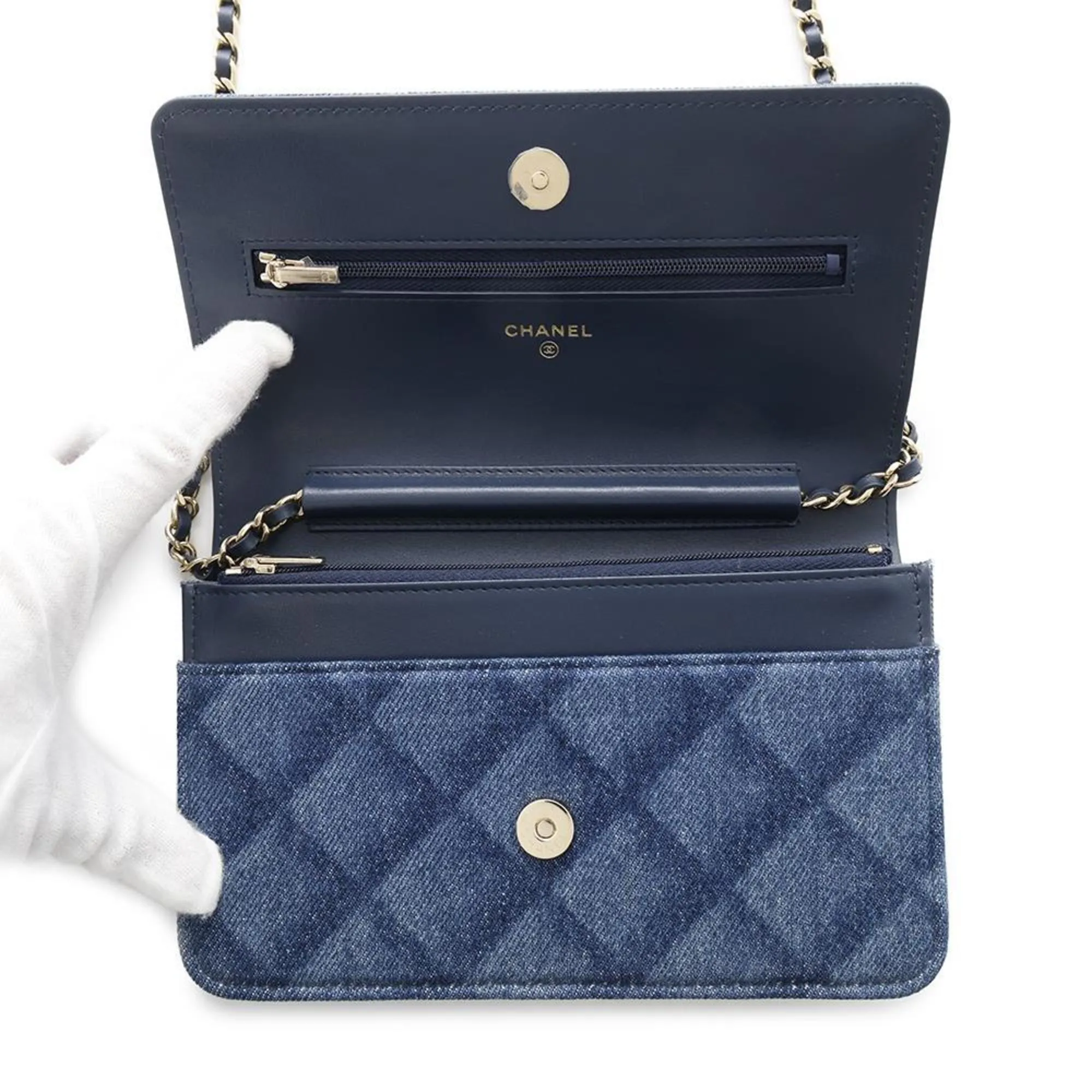 Chanel  Leather Chain/Shoulder Wallet (Pre-Owned)