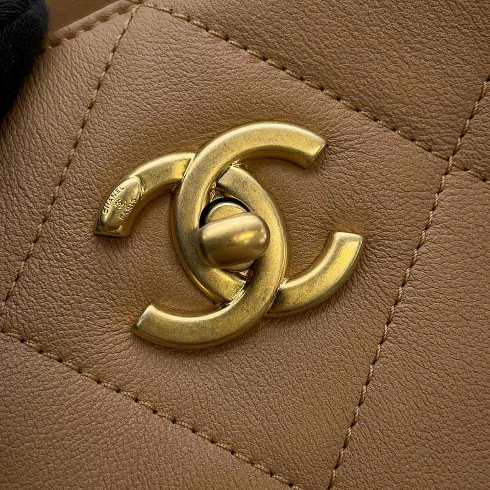 CHANEL Matelasse ChainShoulder Tote BeigeAS3508 Lambskin
