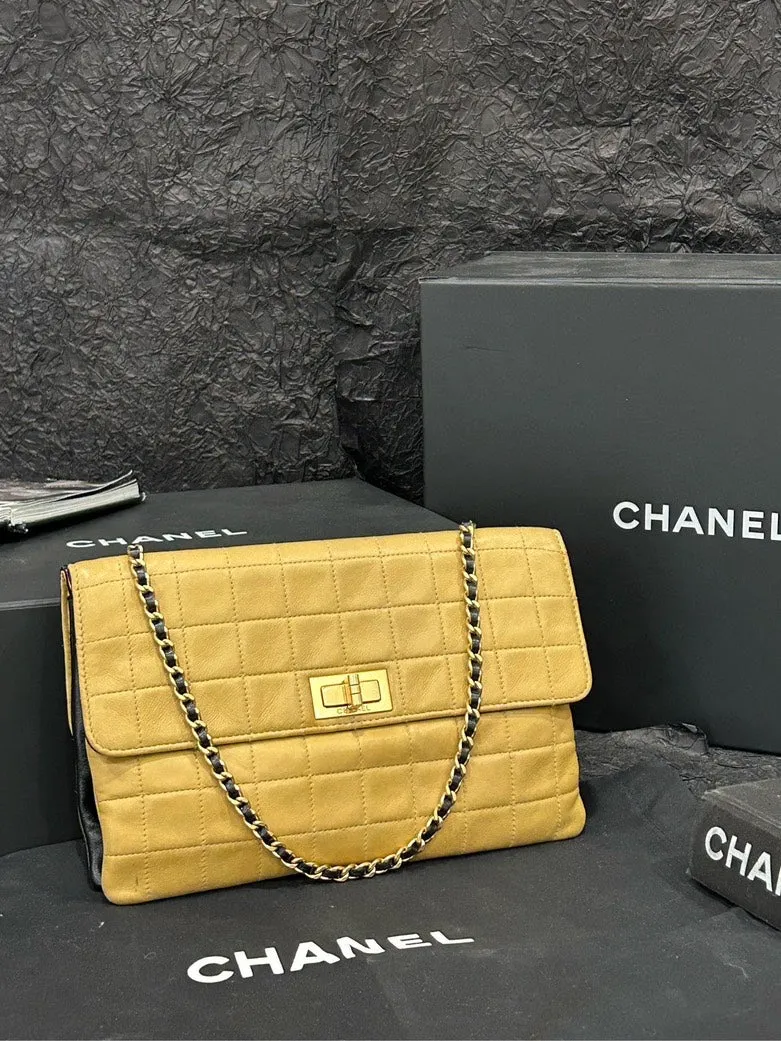 Chanel Yellow Checkered Chain Shoulder Bag 25cm x 16cm