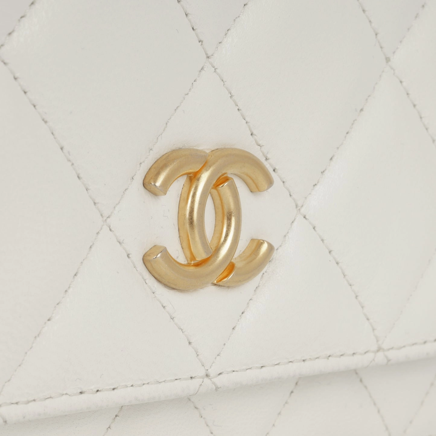 Chanel - Wallet on Chain - White Calfskin with Grommet Strap GHW - Pre-Loved