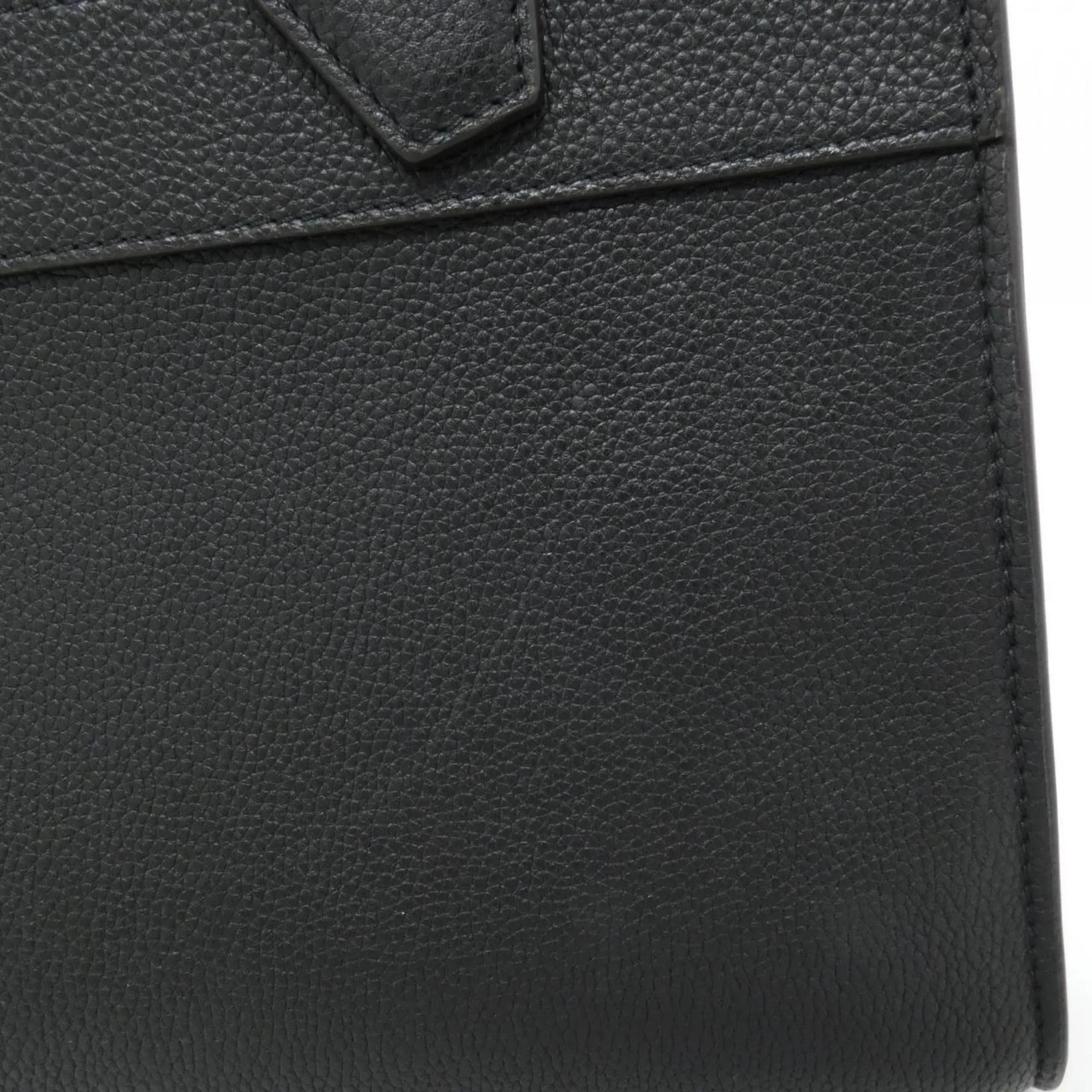 City Steamer Leather Handbag with Key Name Tag Padlock and Shoulder Strap