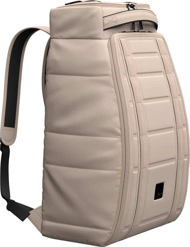 D_b_ Hugger Backpack 30L