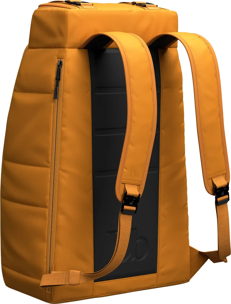 D_b_ Hugger Backpack 30L