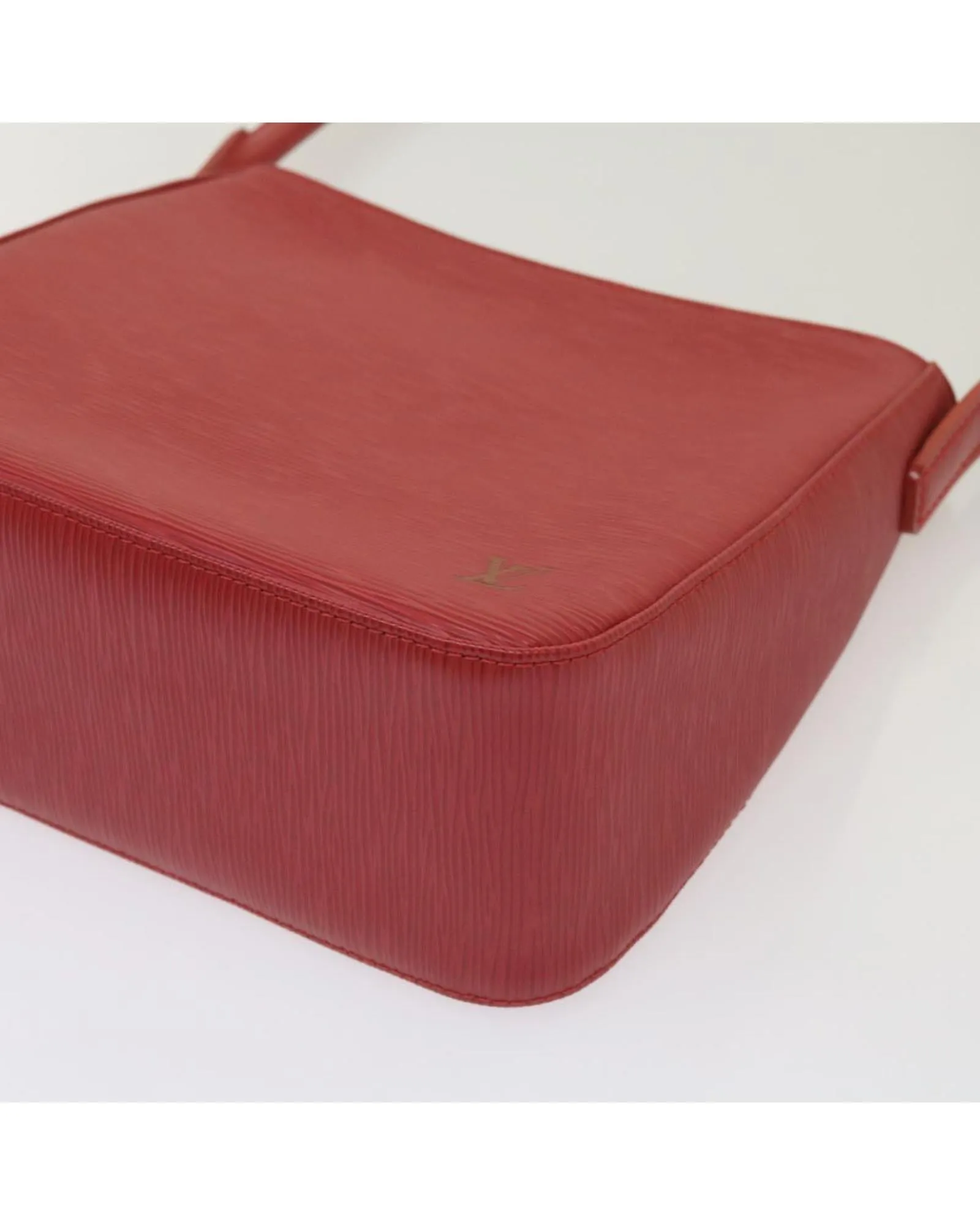 Epi Leather Shoulder Bag Red