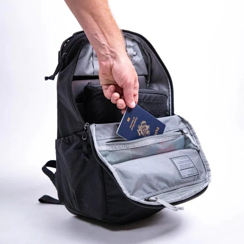 Evergoods Civic Half Zip 26L - Solution Black