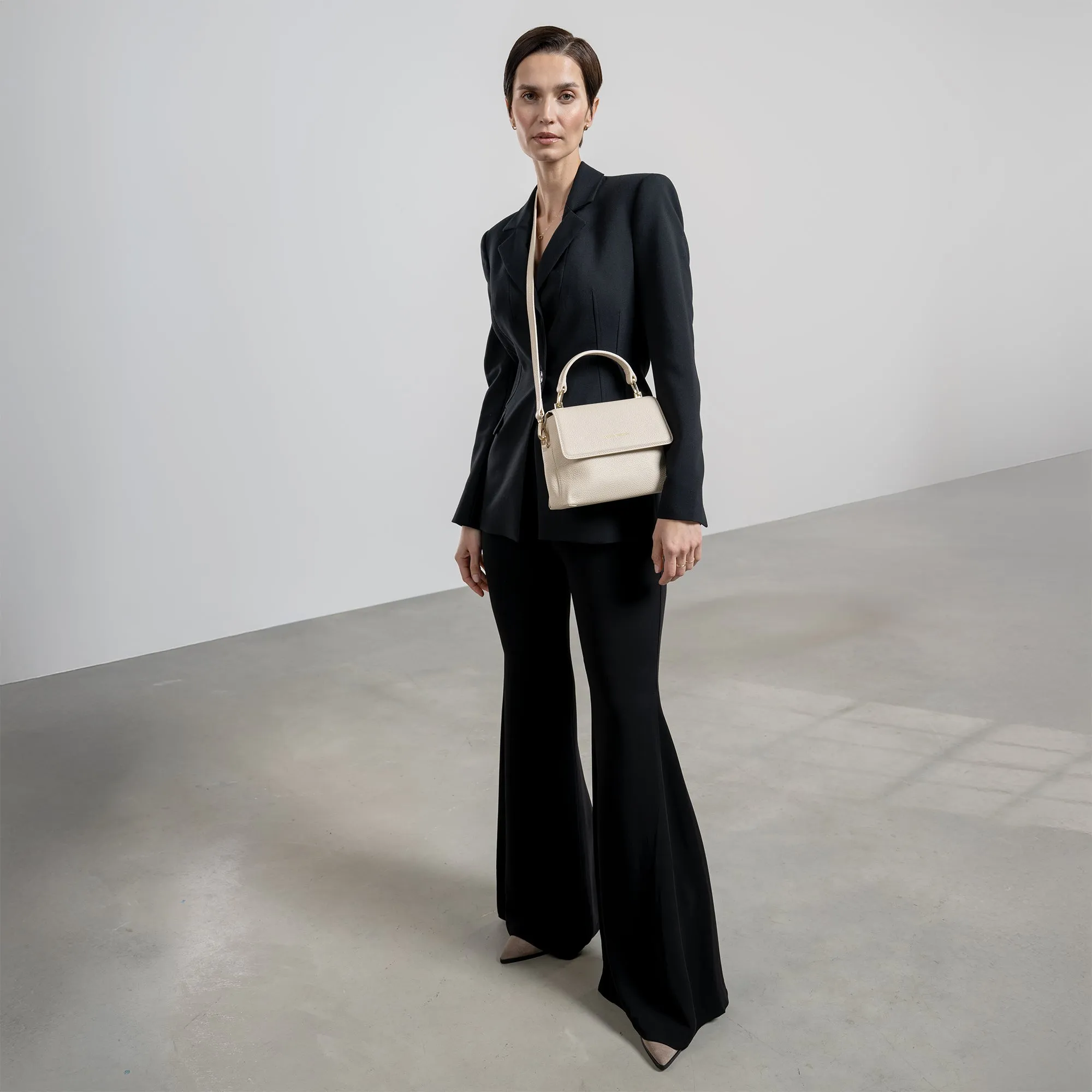 Femme Forte Heline cream calfskin leather handbag