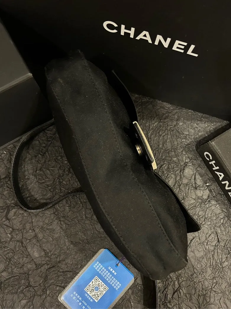 Fendi Black Wool Baguette Shoulder Bag 27cm