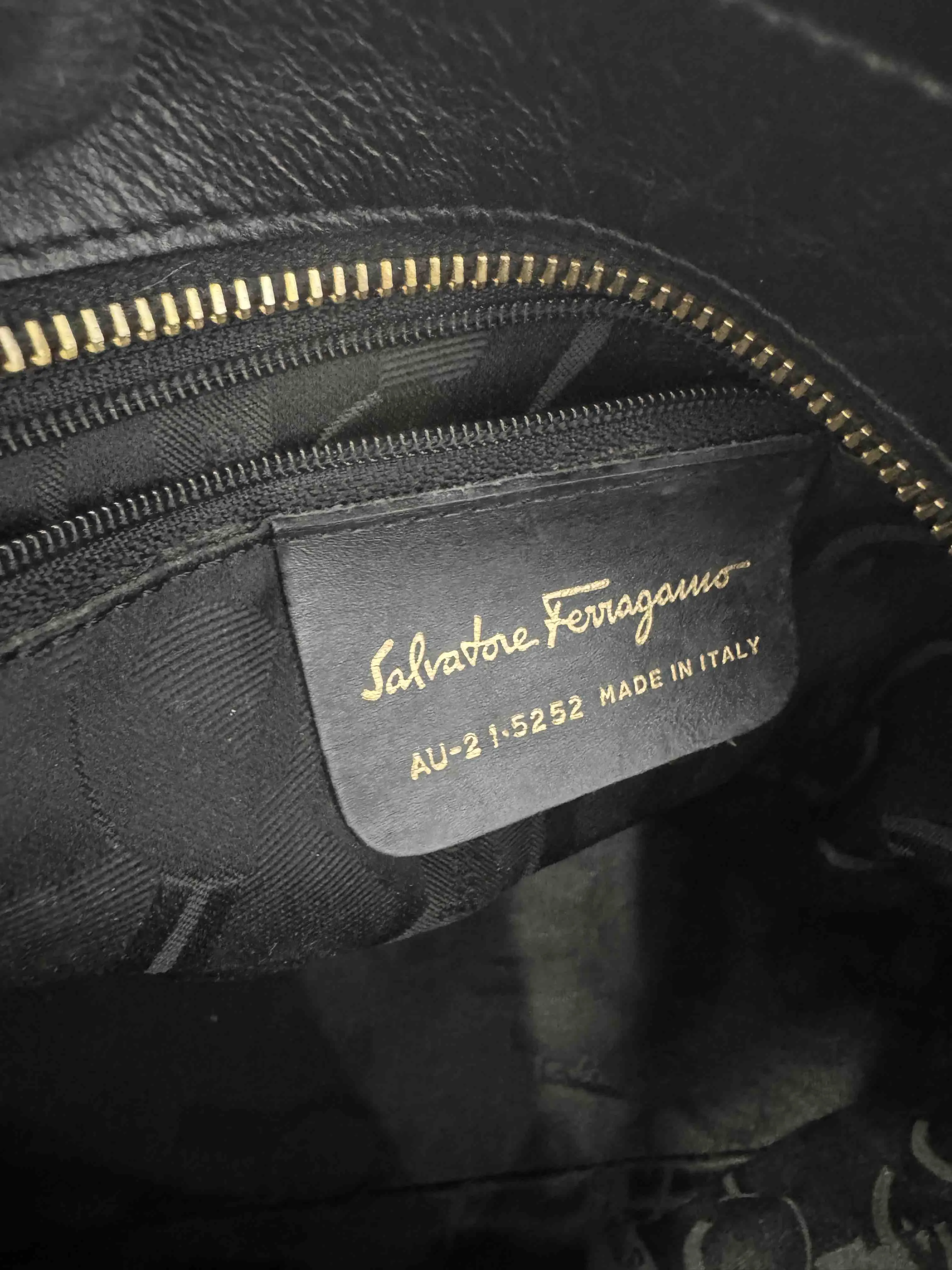 Ferragamo JZ17517000 Chain Shoulder Bag in Black Leather
