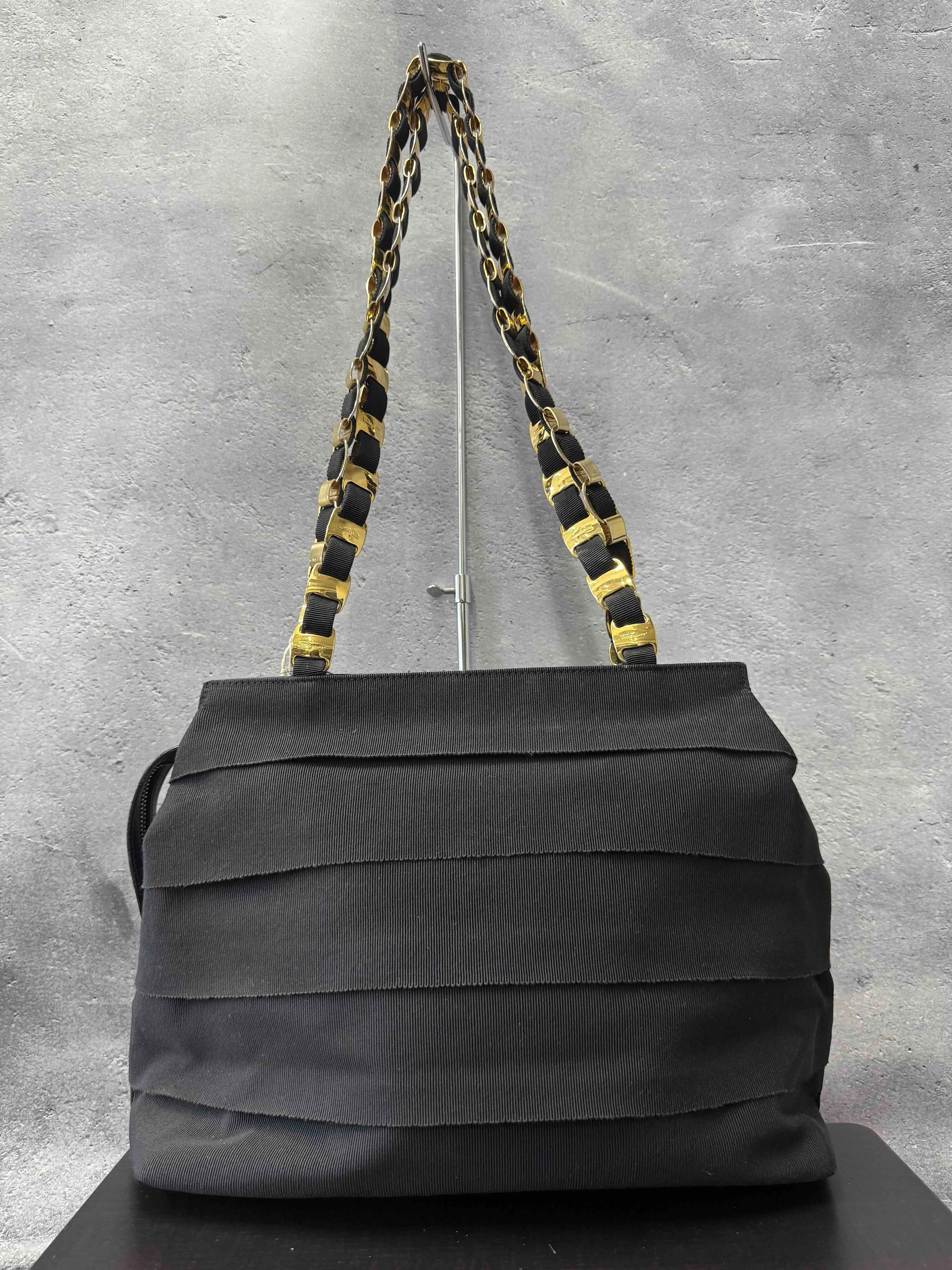 Ferragamo JZ17517000 Chain Shoulder Bag in Black Leather