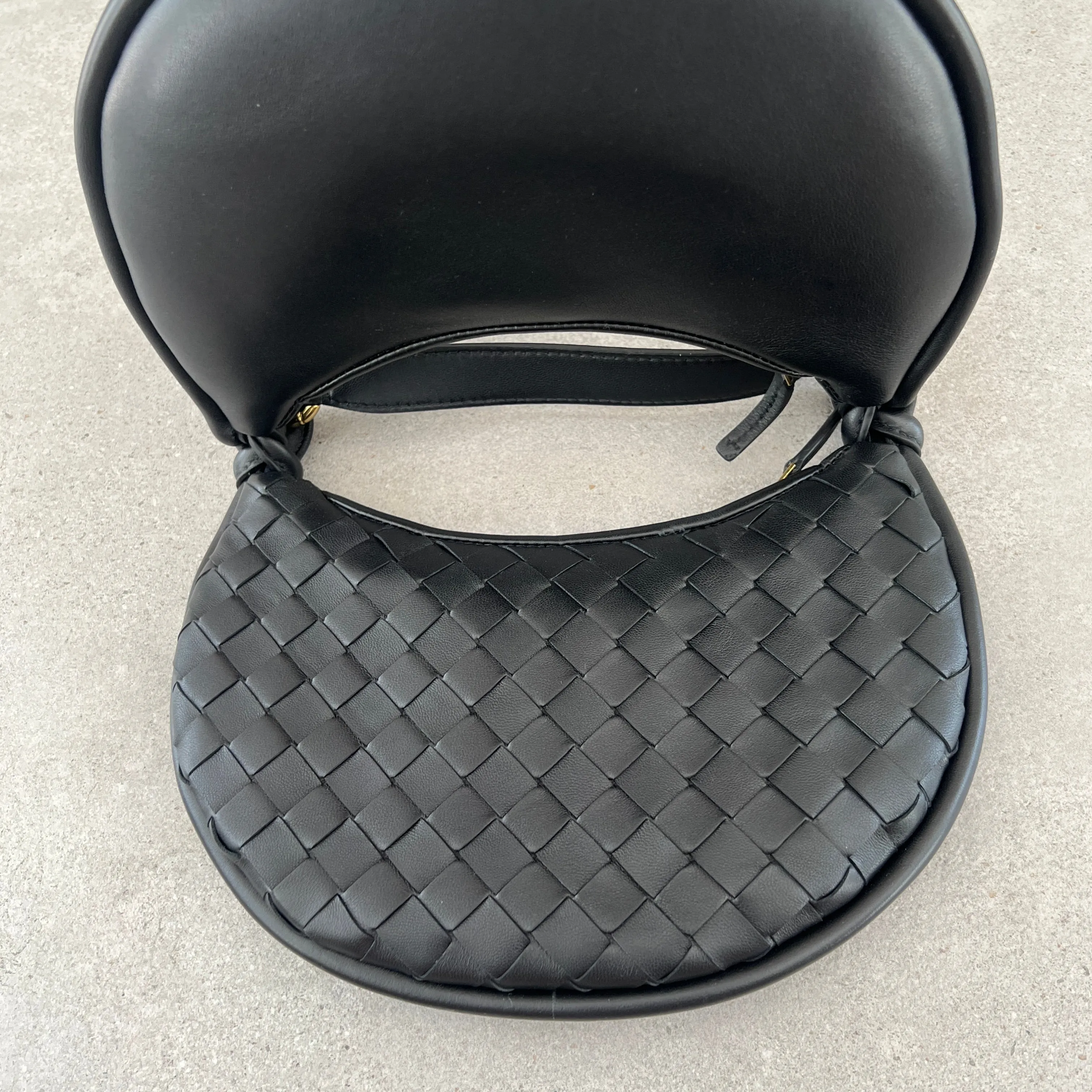 Gemelli Messenger, Black
