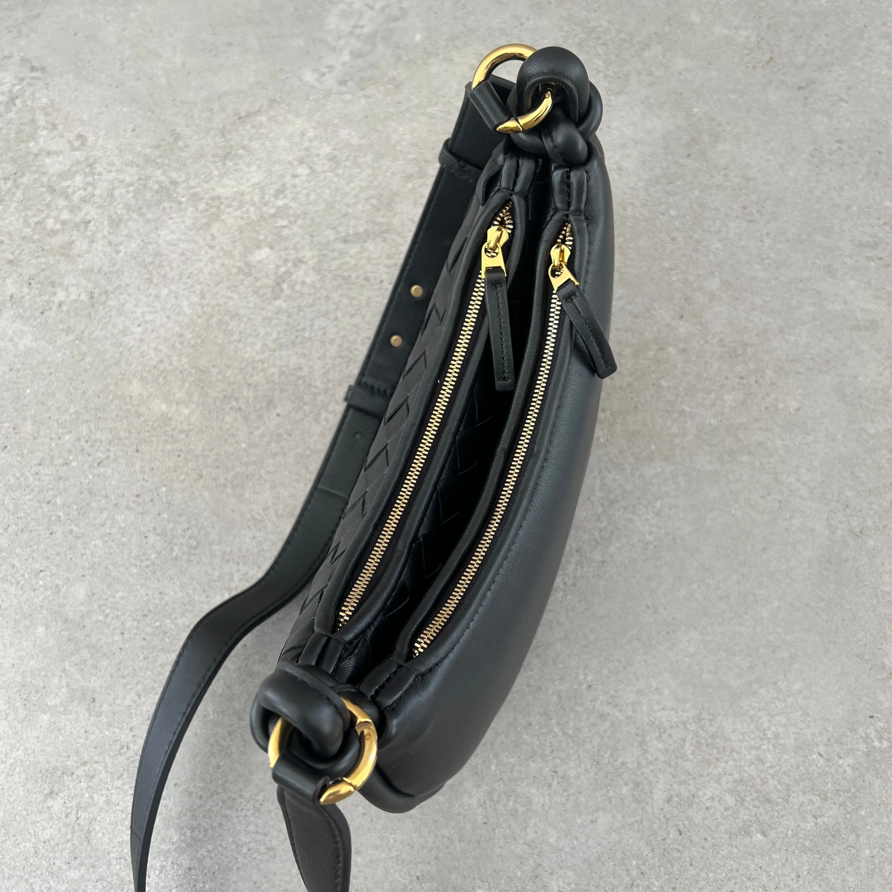 Gemelli Messenger, Black