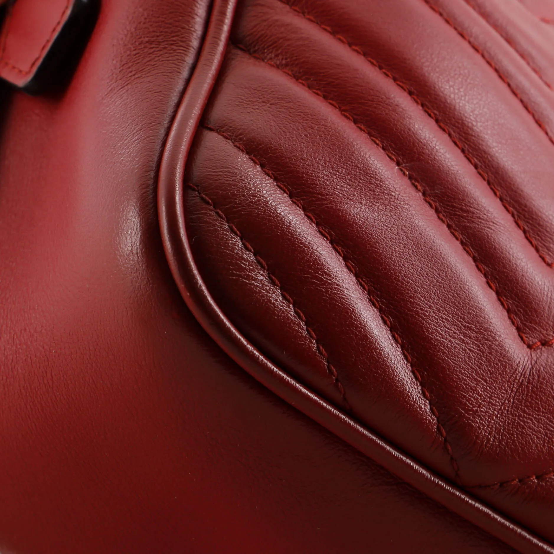 GG Marmont Shoulder Bag Matelasse Leather Small
