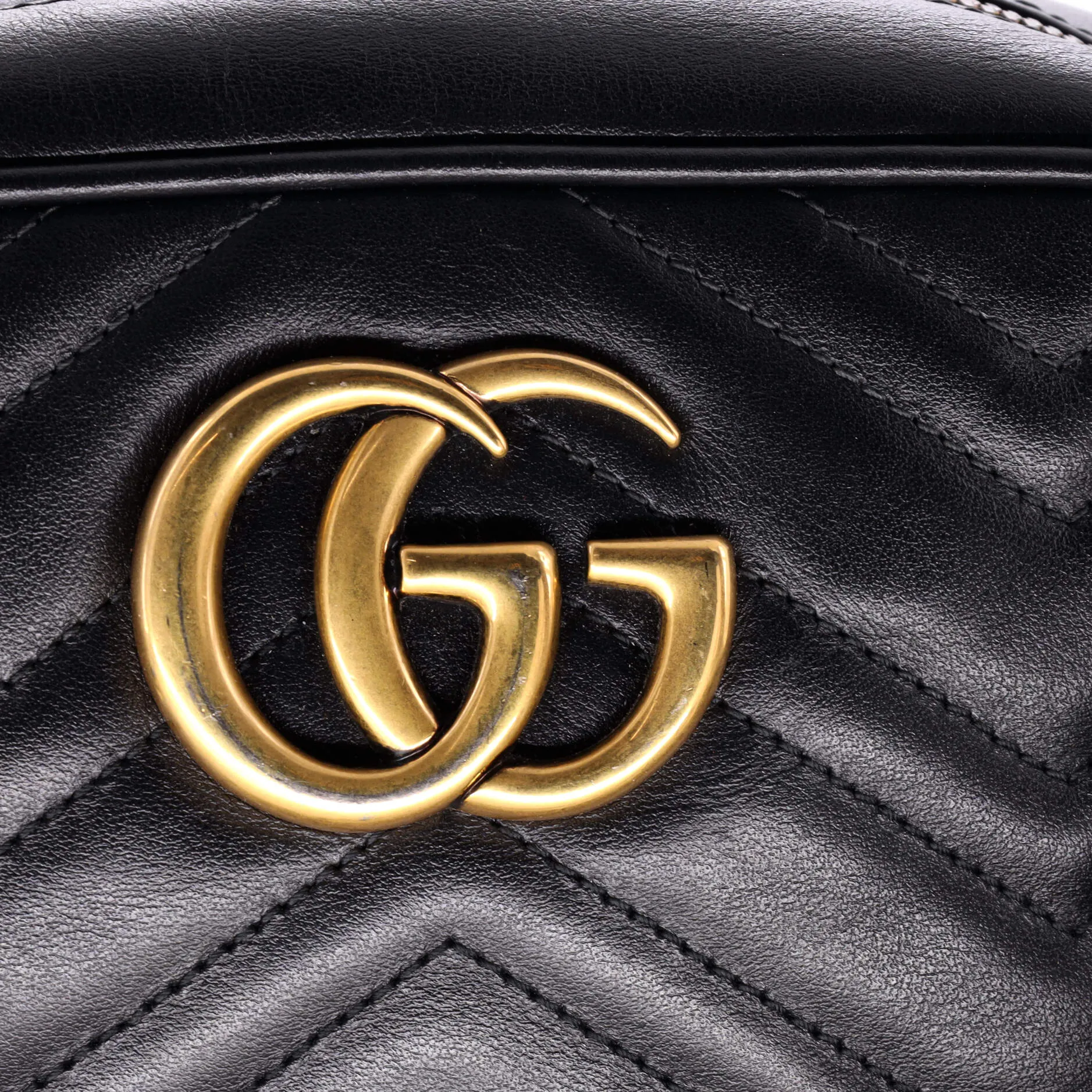 GG Marmont Shoulder Bag Matelasse Leather Small