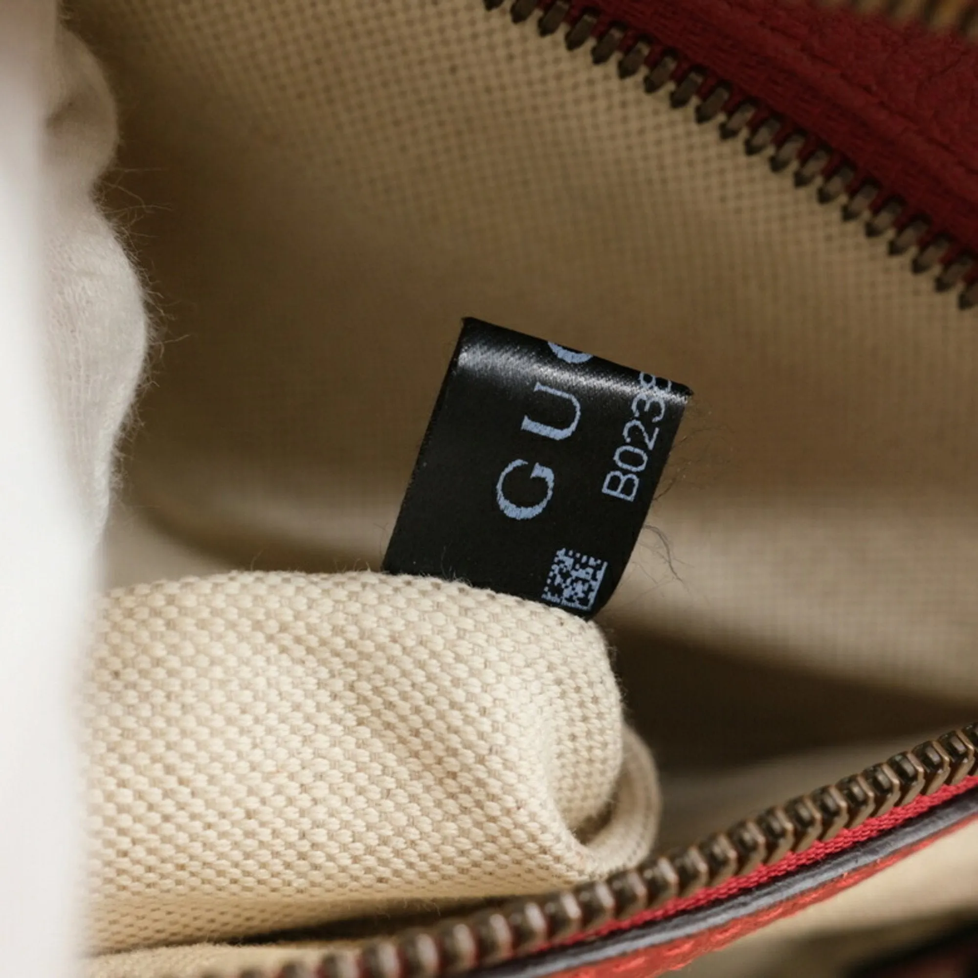 Gucci Beige Pink Red Color Gg Supreme Leather Backpack ()