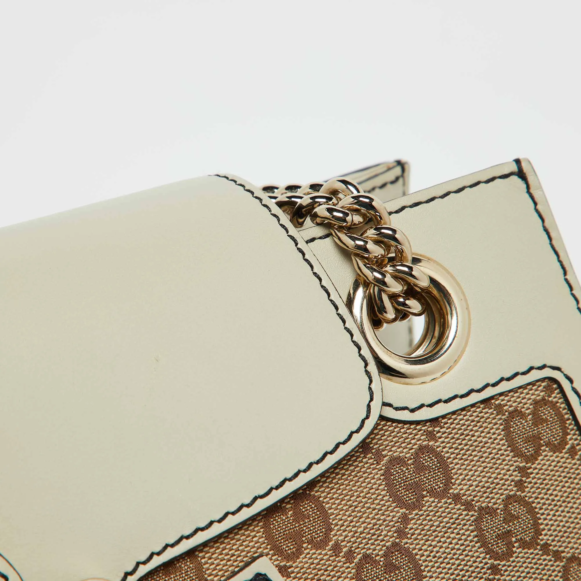 Gucci Beige/white Gg Canvas And Leather Large Emily Chain Shoulder Bag