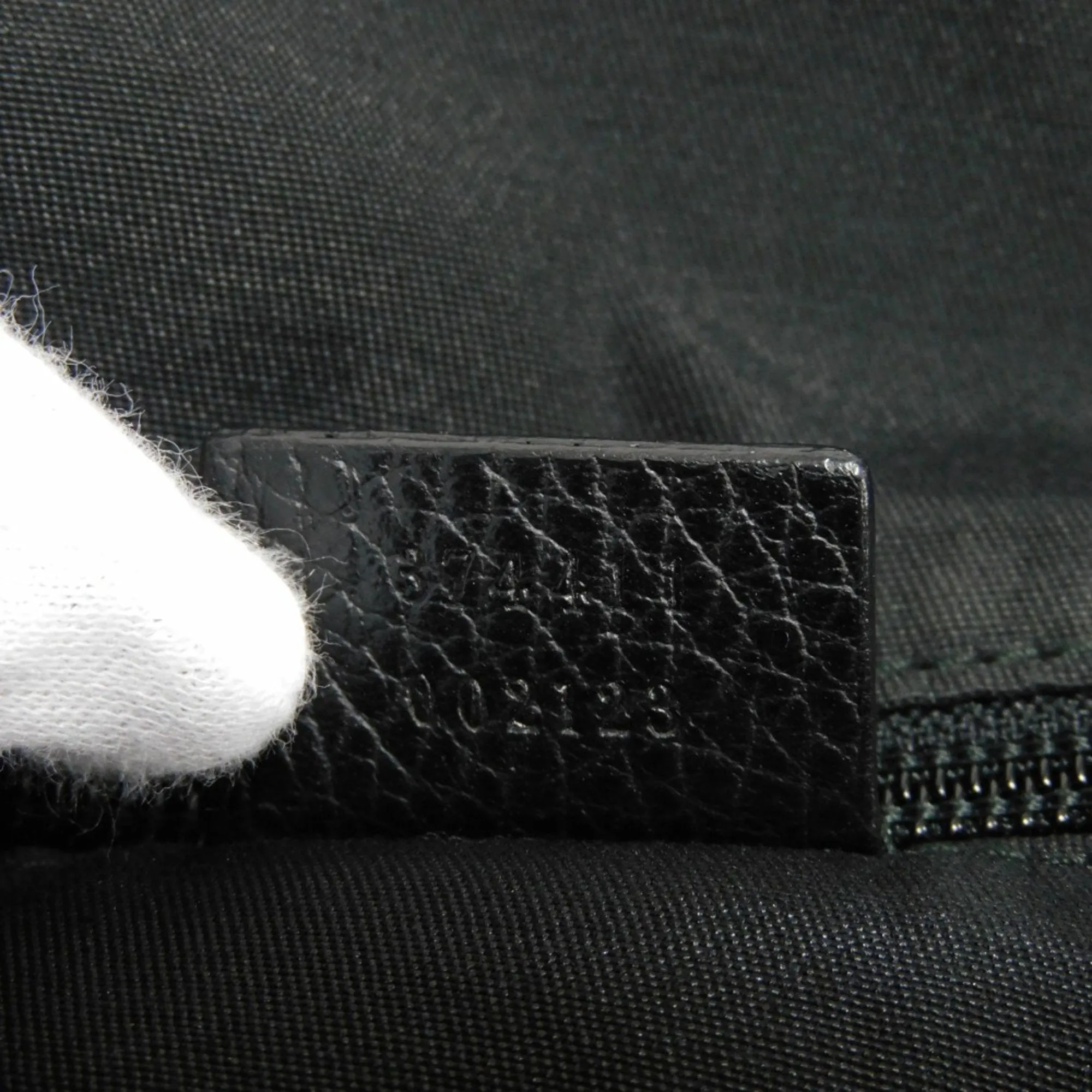 Gucci Black Nylon Canvas Leather Messenger Bag Shoulder Bag ()