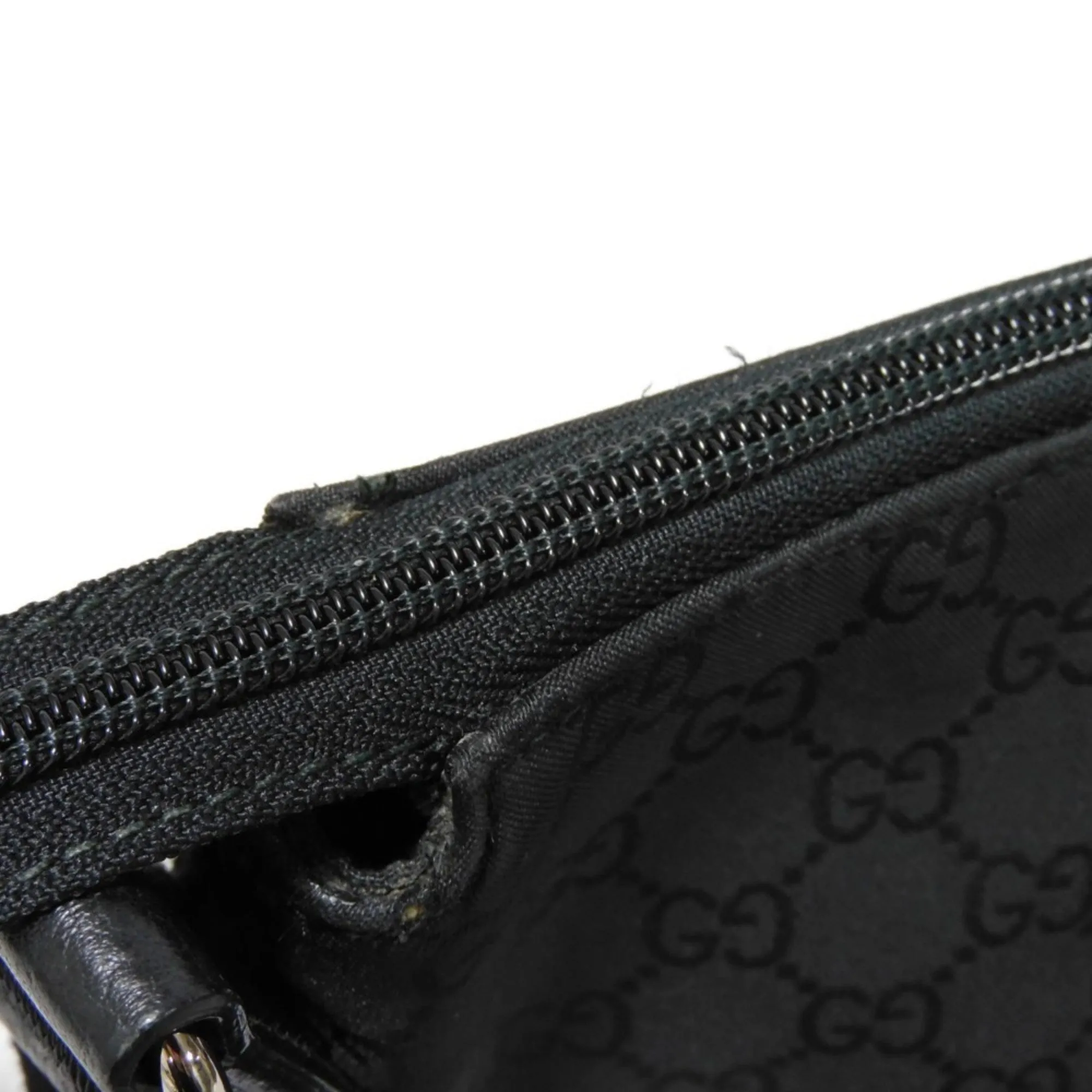 Gucci Black Nylon Canvas Leather Messenger Bag Shoulder Bag ()