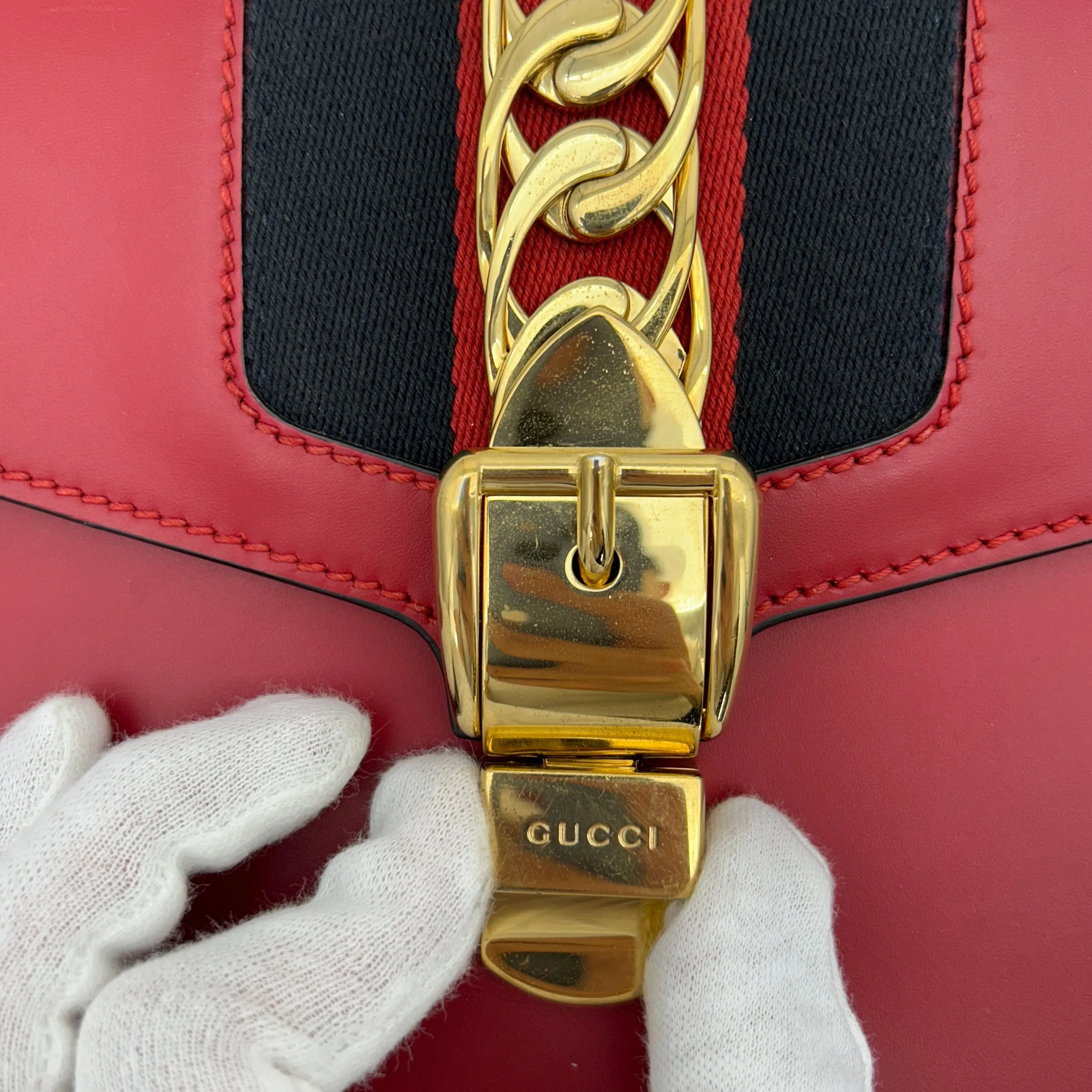 GUCCI Calfskin Small Sylvie Shoulder Bag gu9956tu