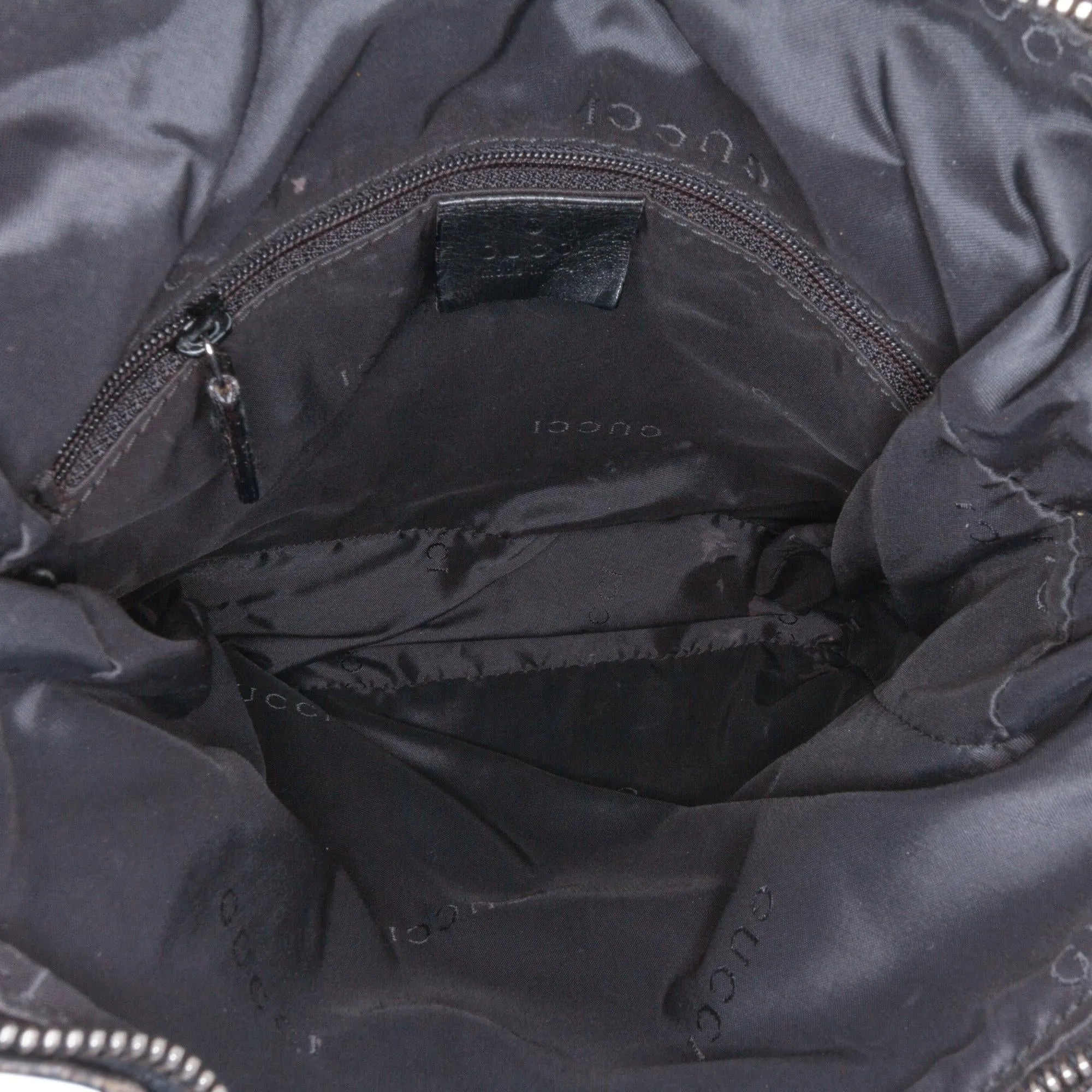 Gucci Canvas Shoulder Bag (SHG-OqOltA)