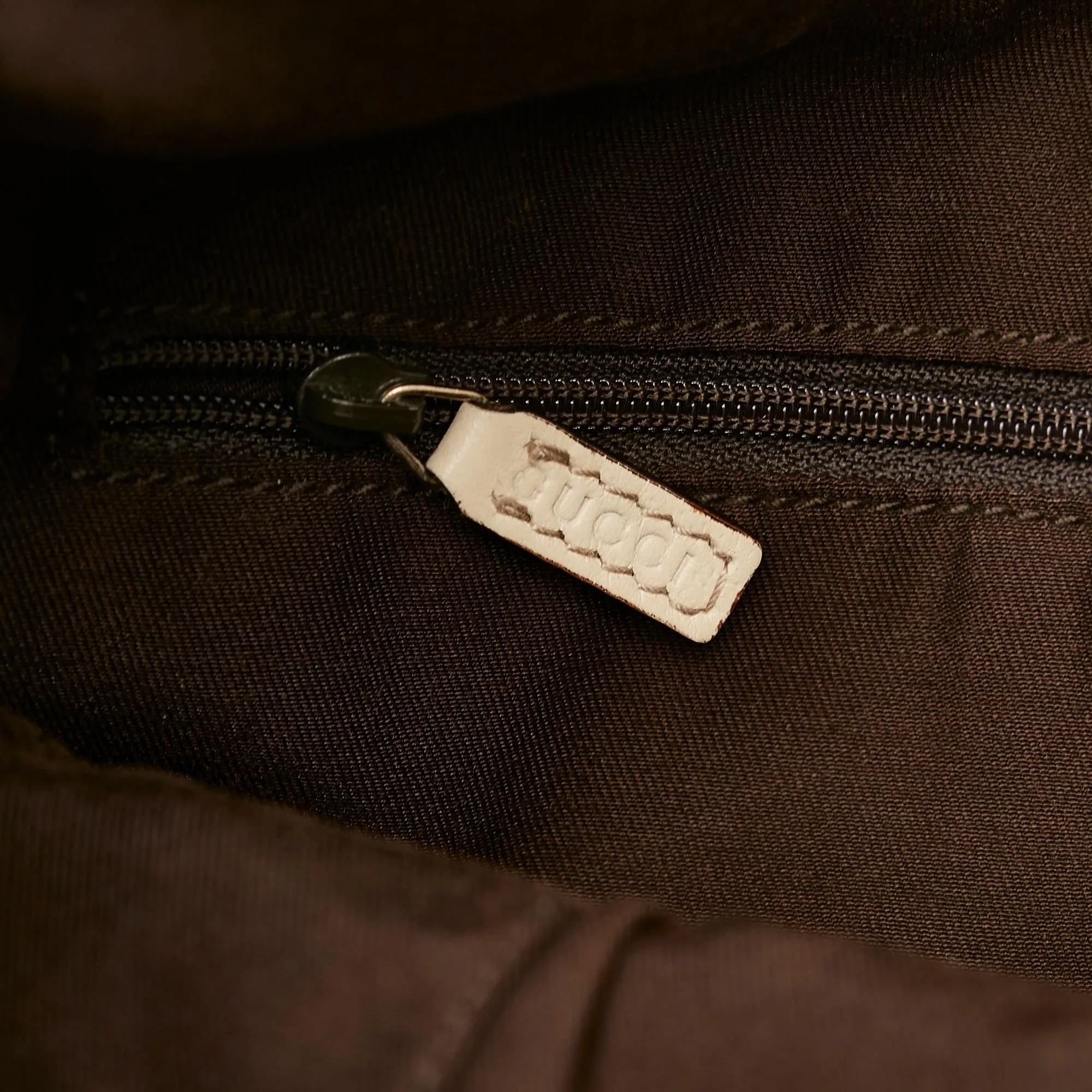 Gucci GG Canvas Abbey Shoulder Bag (SHG-32008)