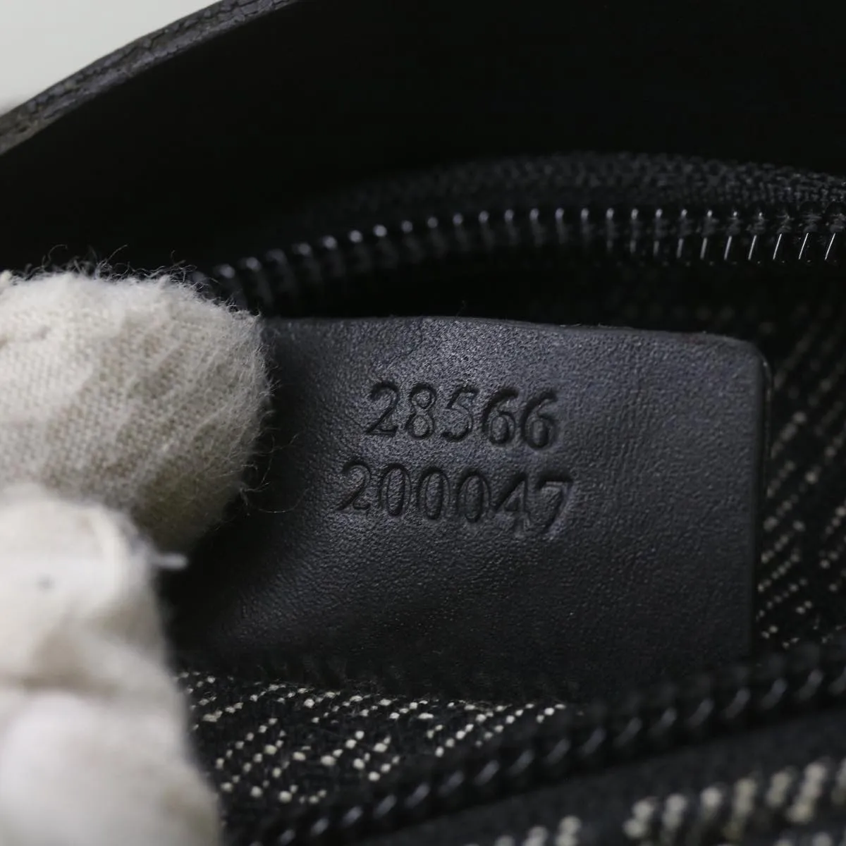 Gucci Gg Canvas  Canvas Shoulder Bag ()