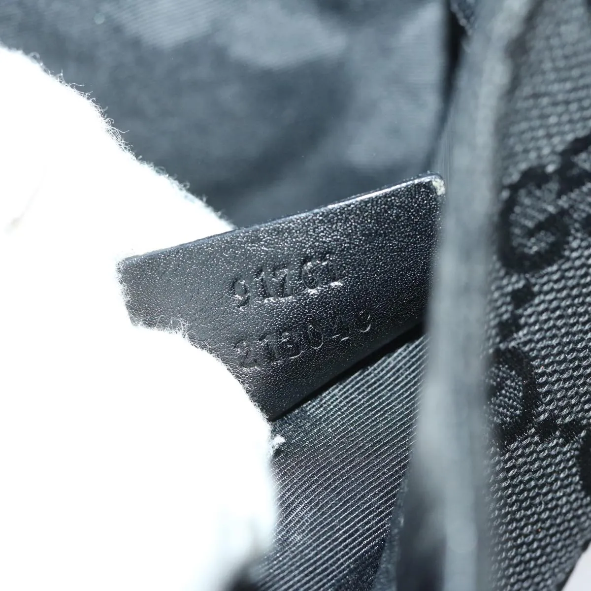 Gucci Gg Canvas  Canvas Shoulder Bag ()