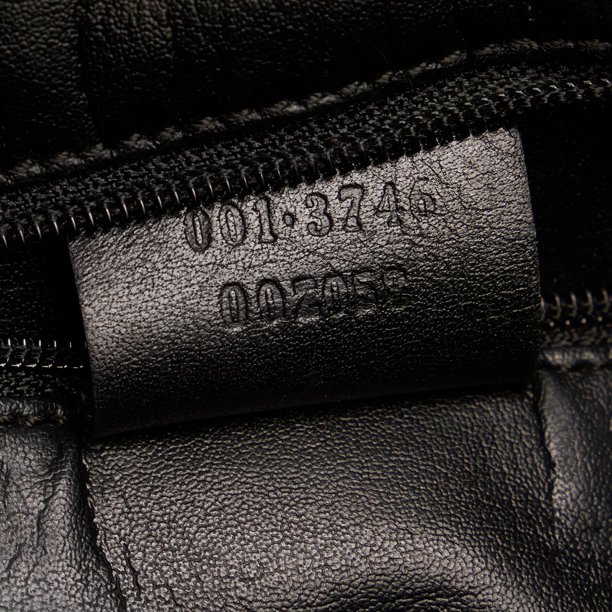 Gucci GG Canvas Drawstring Shoulder Bag (SHG-32073)