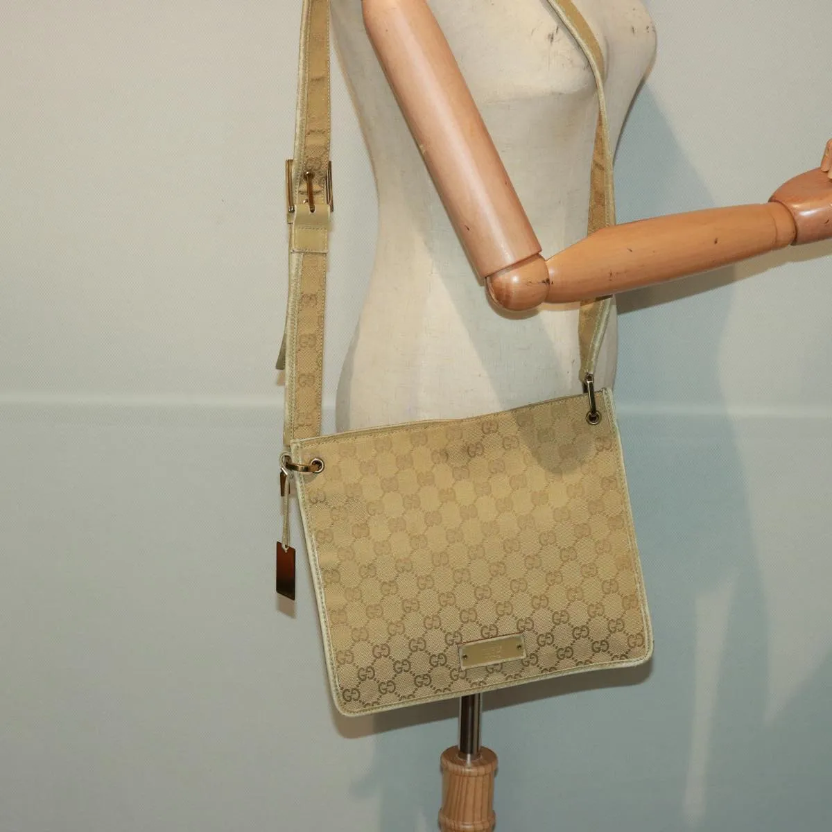GUCCI GG Canvas Shoulder Bag Beige 91762  79100