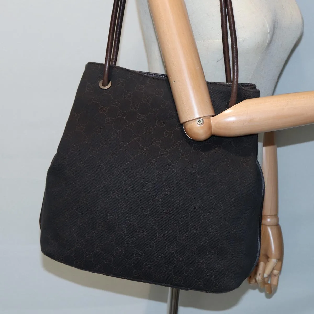 GUCCI GG Canvas Shoulder Bag Black 101341  85814