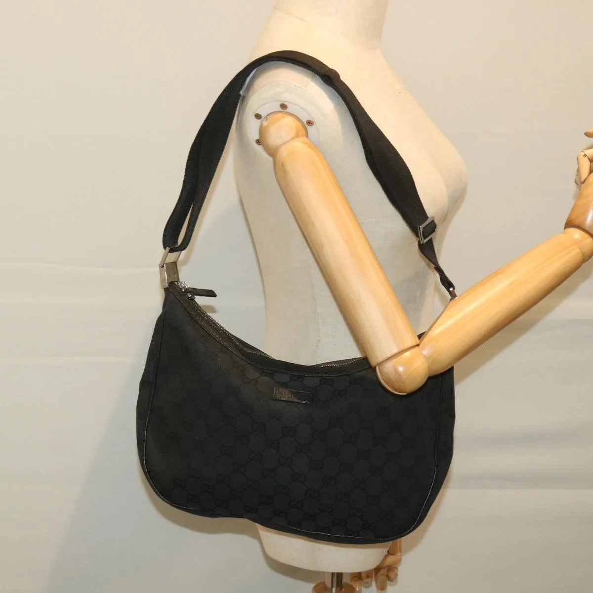 GUCCI GG Canvas Shoulder Bag Black 122790  fm2838