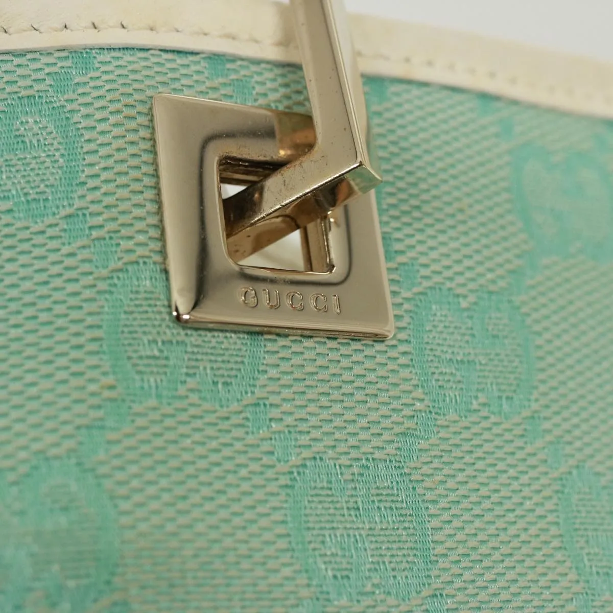 GUCCI GG Canvas Shoulder Bag Light Blue 002 1098  79099