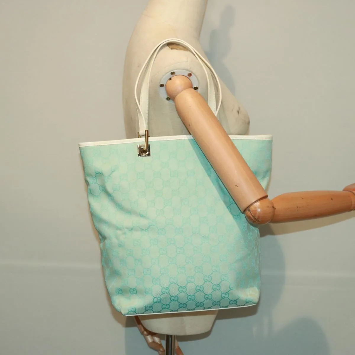 GUCCI GG Canvas Shoulder Bag Light Blue 002 1098  79099