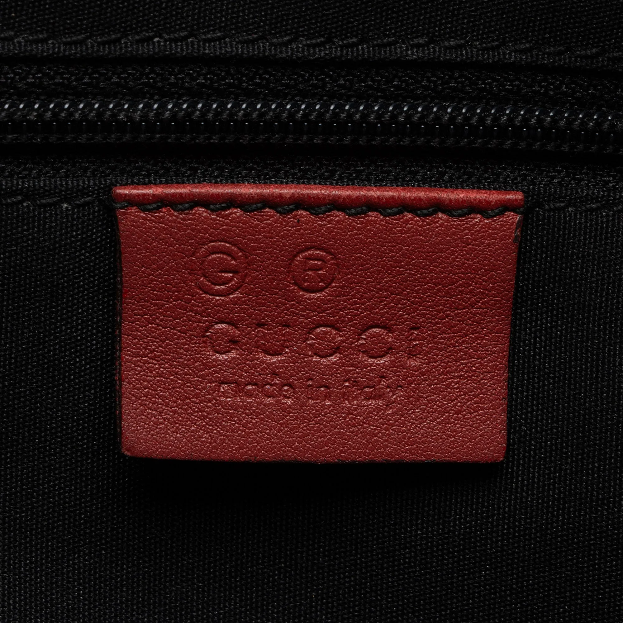 Gucci GG Canvas Shoulder Bag (SHF-zFLqxt)