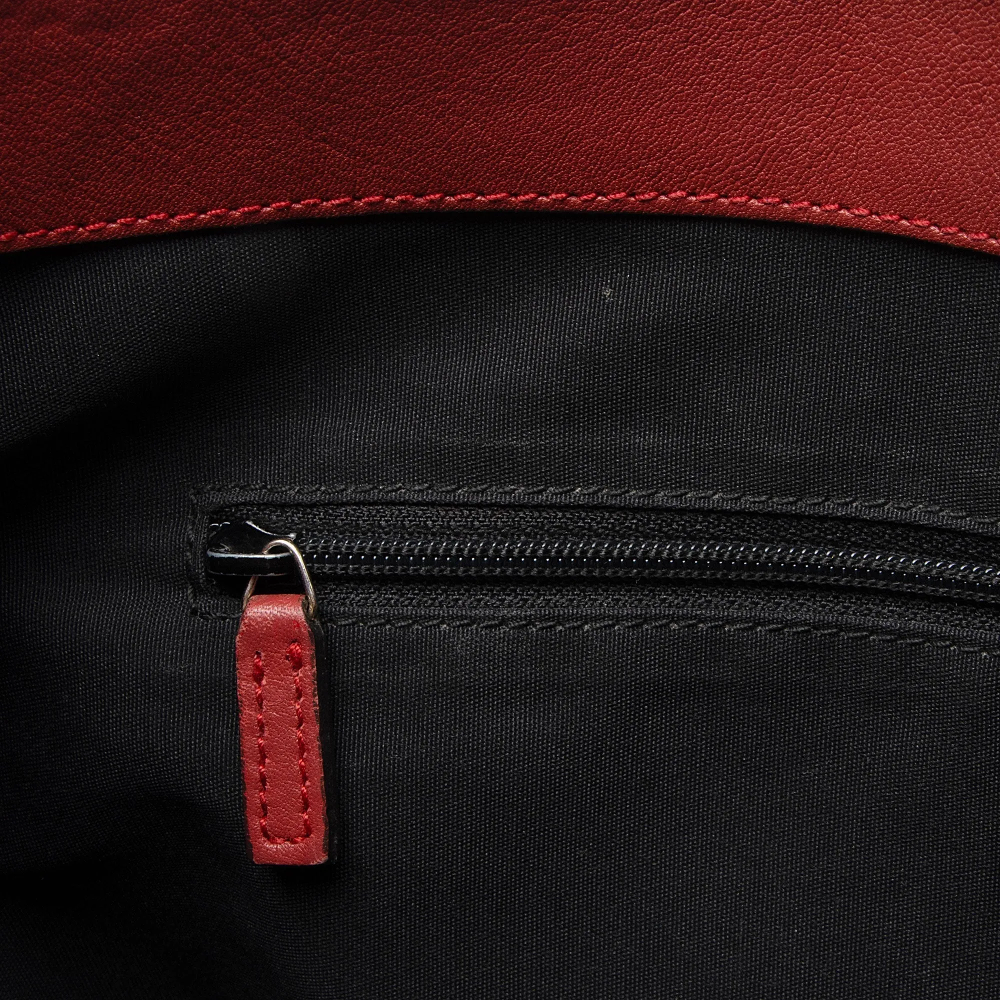 Gucci GG Canvas Shoulder Bag (SHF-zFLqxt)
