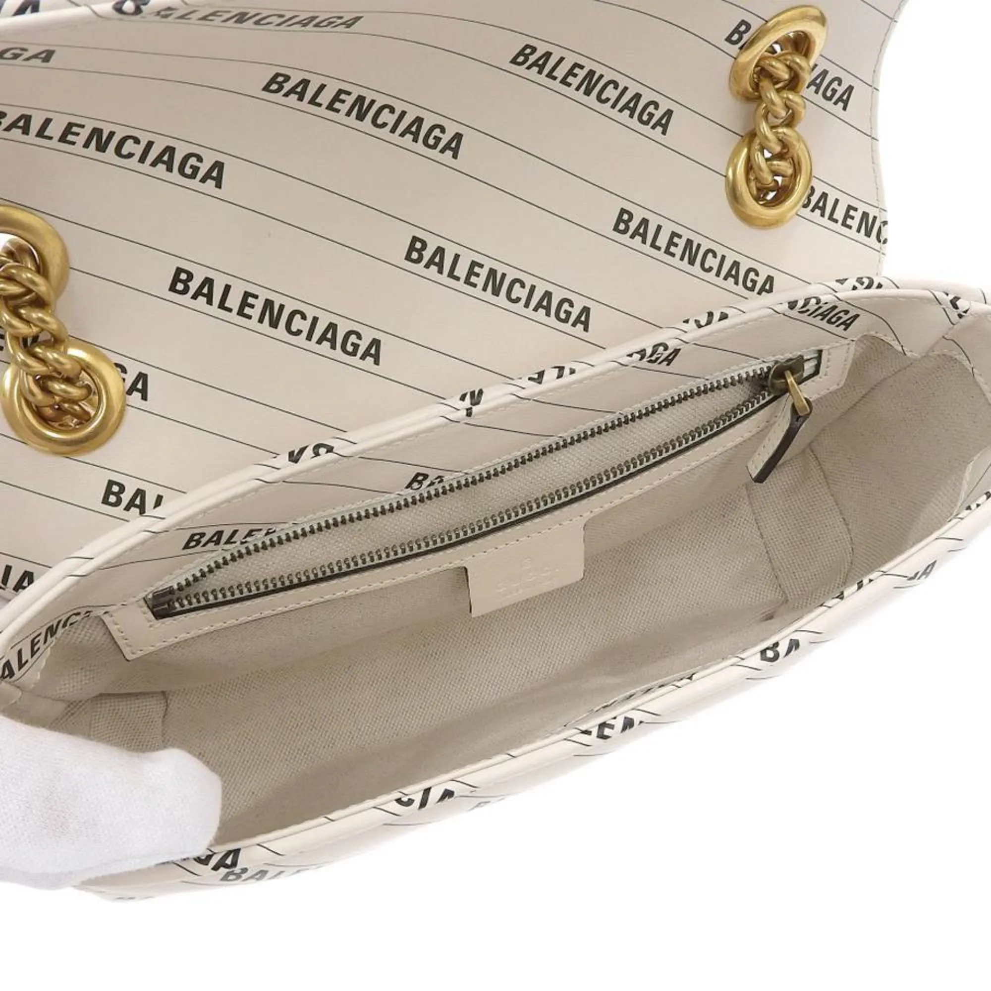 Gucci Gg Marmont Off-  Leather Shoulder Bag (Pre-Owned)
