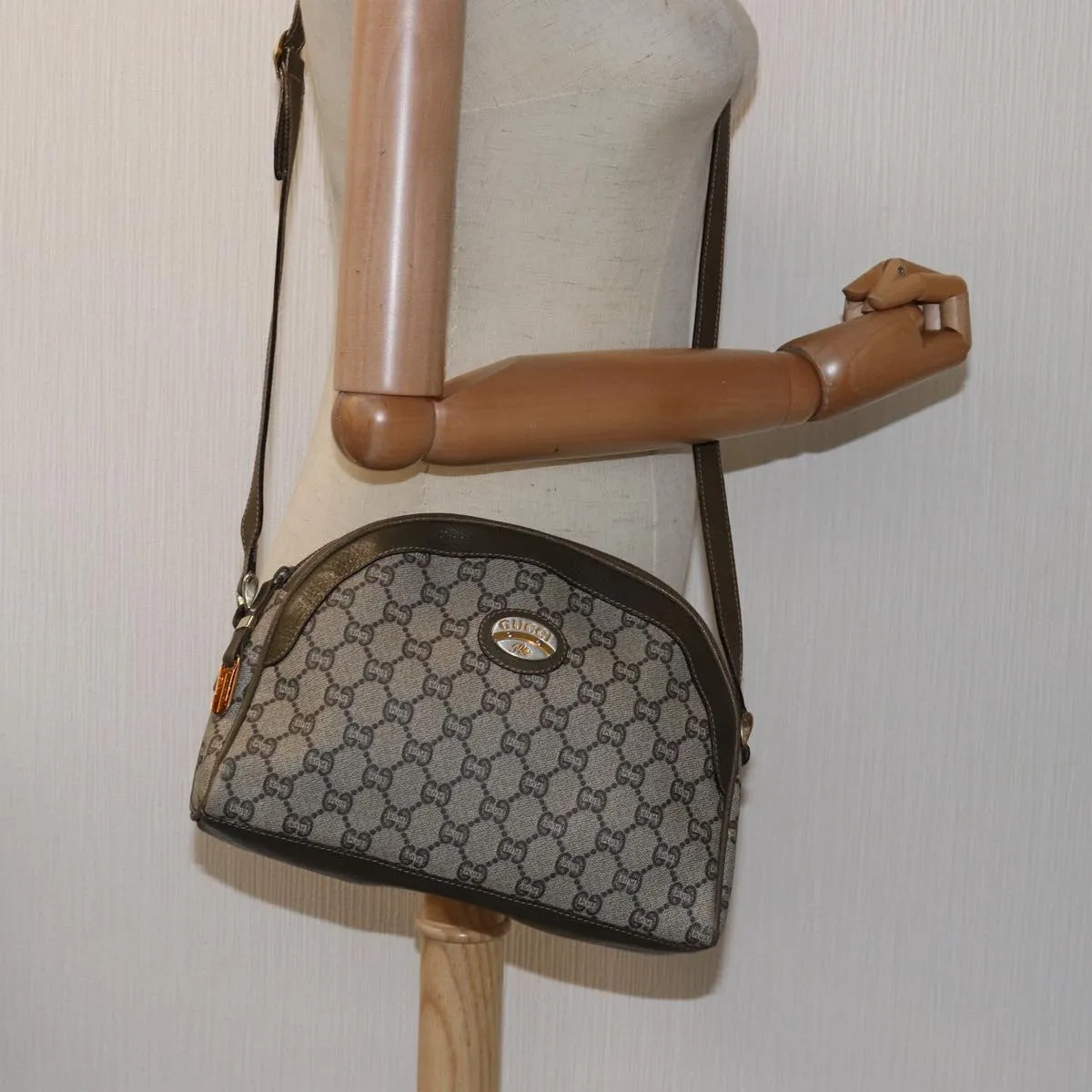 GUCCI GG Plus Supreme Shoulder Bag PVC Leather Beige  ep4541