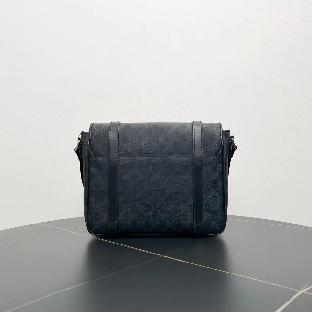 Gucci GG Supreme Black Messenger Shoulder Bag
