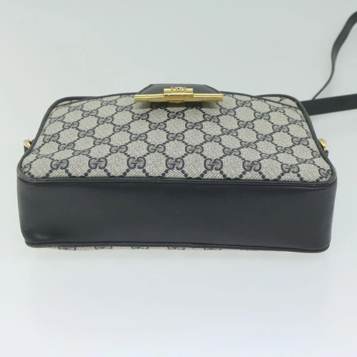 Gucci Gg Supreme  Canvas Shoulder Bag ()