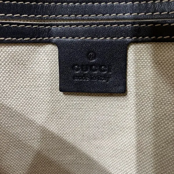 Gucci GG Supreme Shoulder Bag 223666