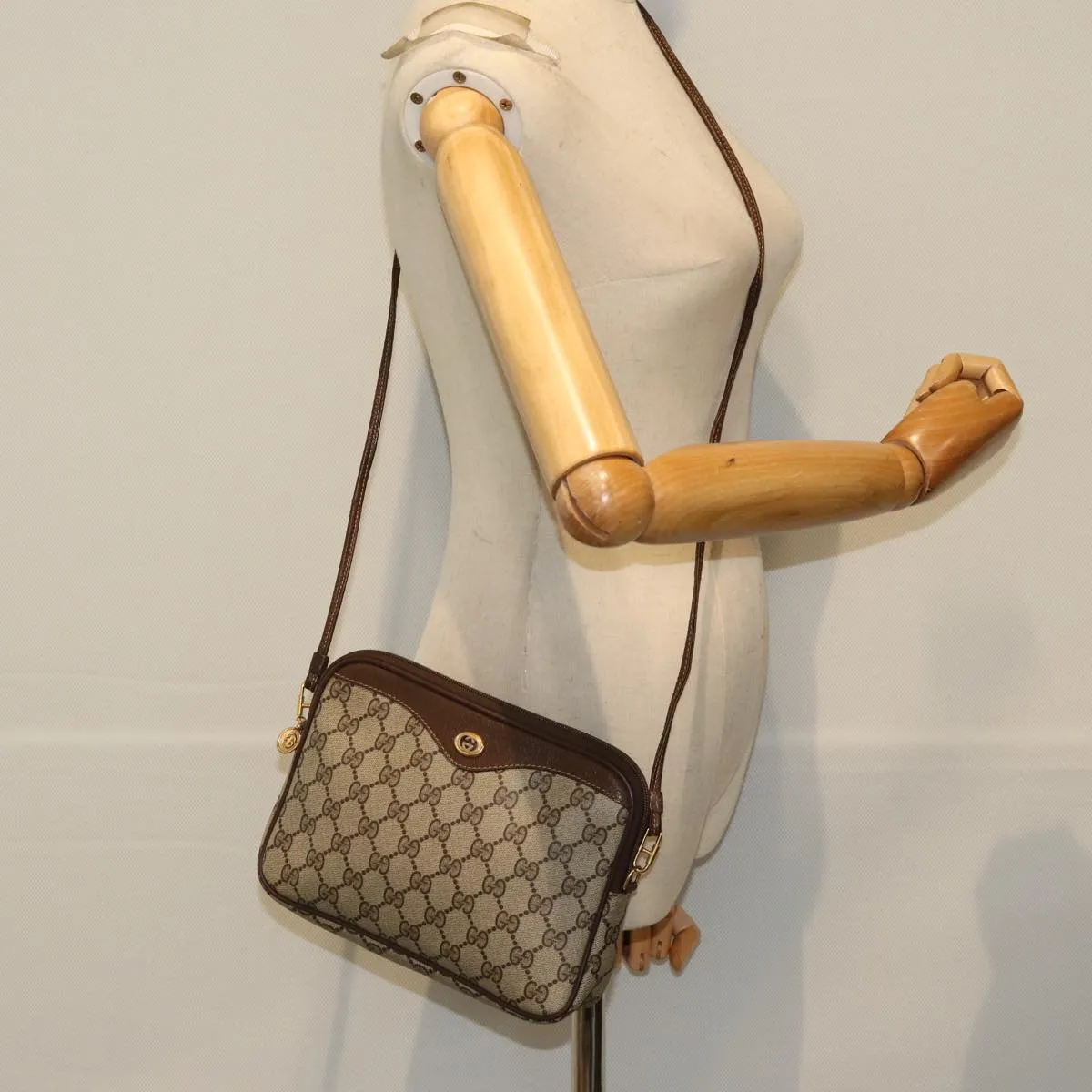 GUCCI GG Supreme Shoulder Bag Beige Brown 97 02 068  ep4465