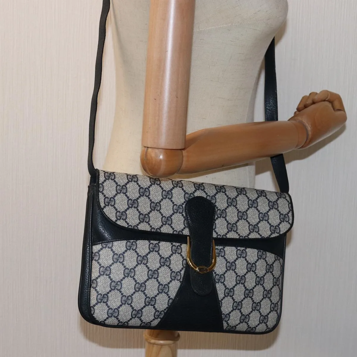 GUCCI GG Supreme Shoulder Bag PVC Navy  ep4236