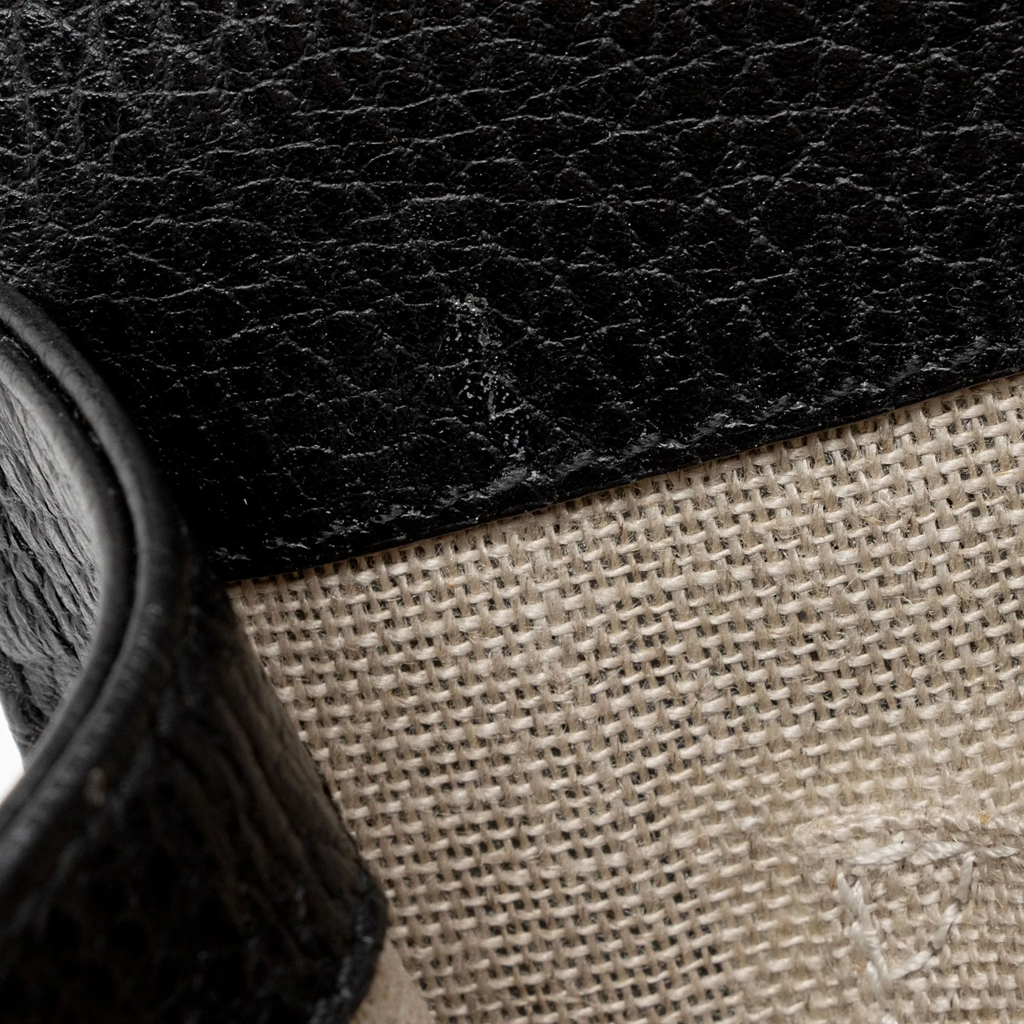 Gucci Grained Calfskin Interlocking G Small Shoulder Bag (SHF-1AVxLZ)